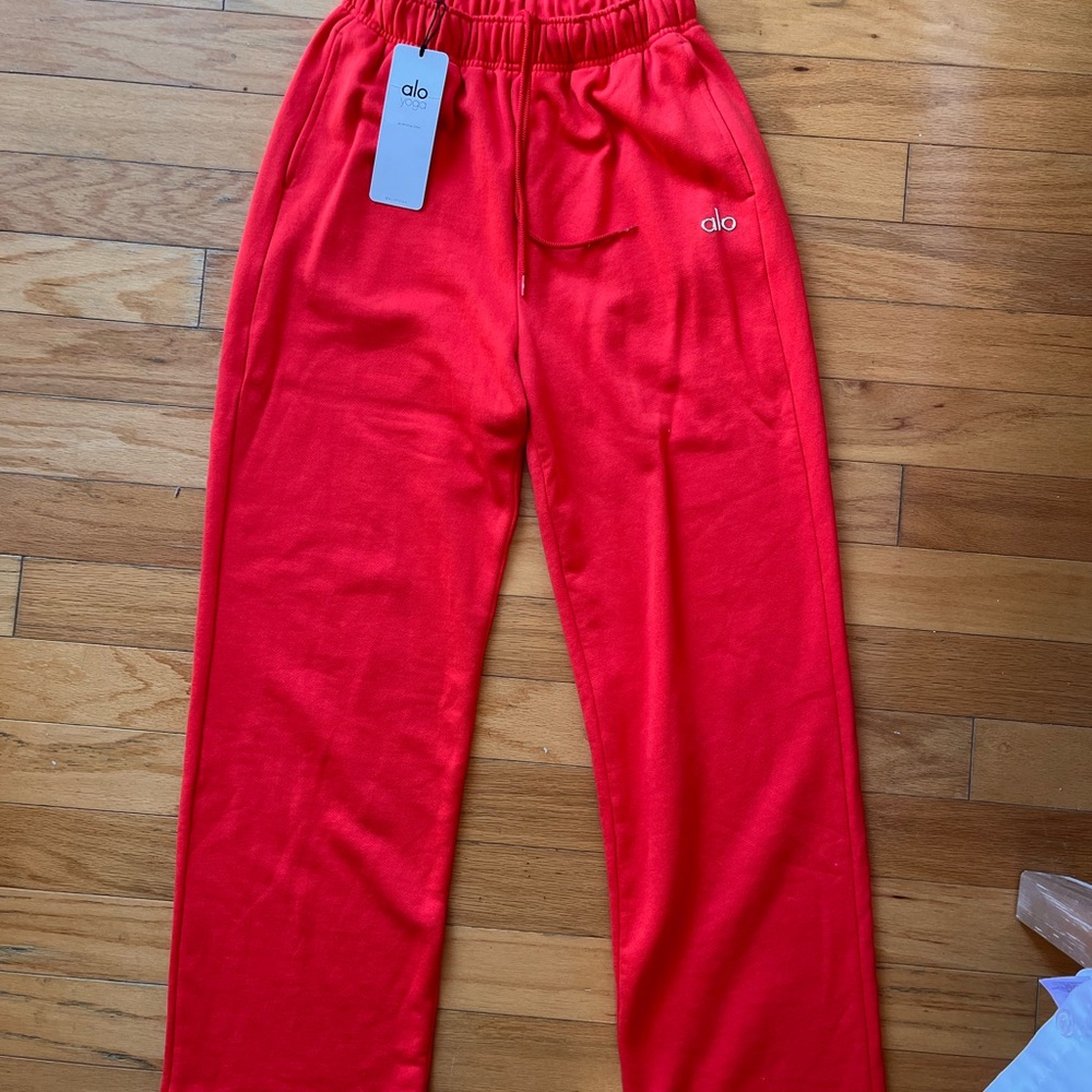 ALO Accolade Red Hot Summer sweatpants. Sold Out! - Picture 5 of 8